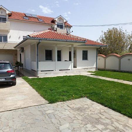Serbian Home With Garden Krnjaca Eksteriør billede