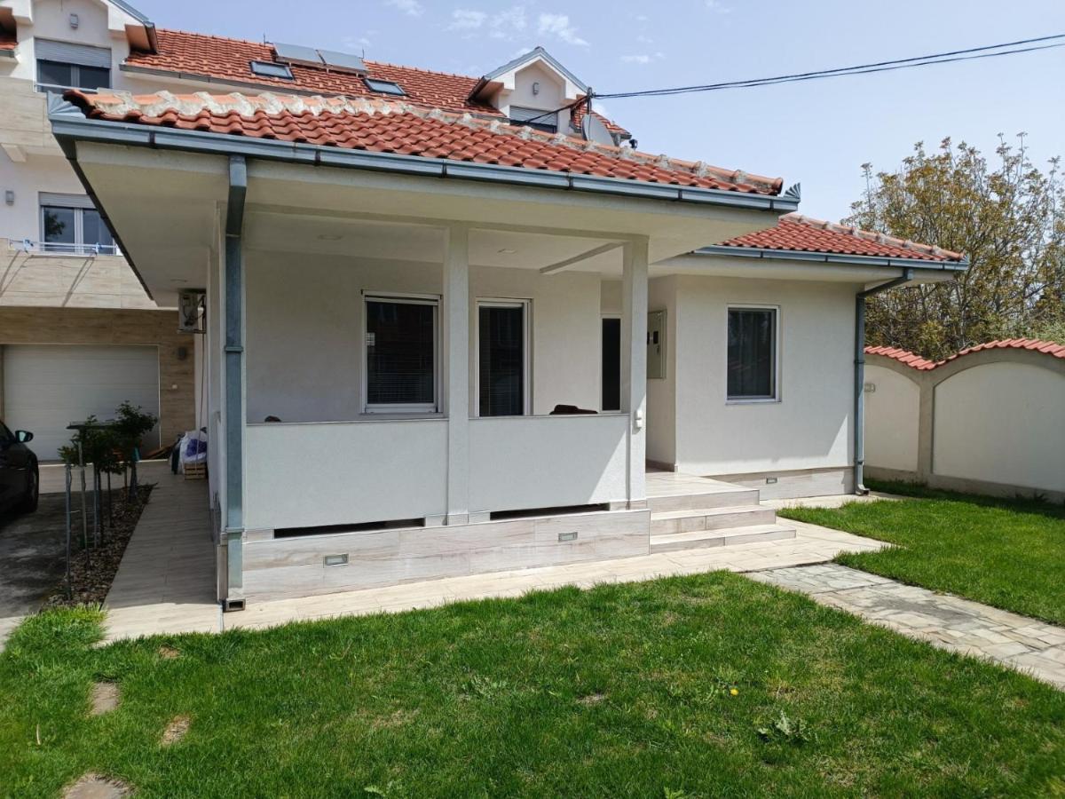 Serbian Home With Garden Krnjaca Eksteriør billede